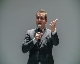 Abandera el Rector General a delegación de UdeG que acudirá al primer Encuentro Cultural ANUIES, en Monterrey