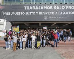 Con Catrinas y Catrines la Preparatoria 2 exige respeto a la autonomía universitaria