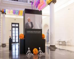 Honra el MUSA la memoria de Raúl Padilla con ofrenda por el Día de Muertos