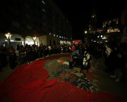 Cristina Rivera Garza y estudiantes de la UdeG hacen estremecedor performance contra los feminicidios