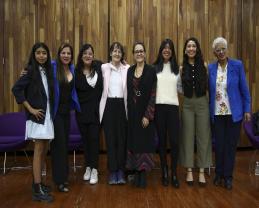 Animan a las jóvenes a romper brechas en la ciencia