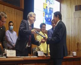 Reconocen a universitarias y universitarios por labor en derechos humanos