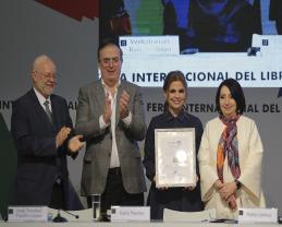 La FIL Guadalajara inicia con un llamado a cuidar a los libros y los espacios de fomento a la lectura