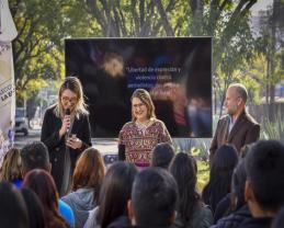 Imparten la 18 master class frente a Casa Jalisco sobre la violencia contra periodistas