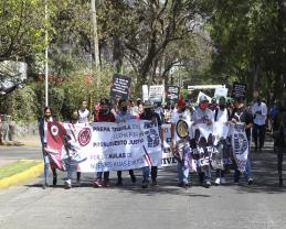Marchan las comunidades de las preparatorias de Amatitán y de Tequila en exigencia al respeto por la Universidad 9