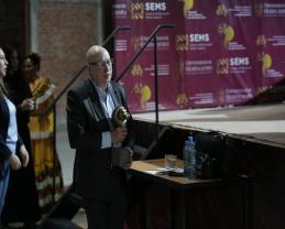 Reconocen a universitarios con la Presea Ingeniero Jorge Matute Remus